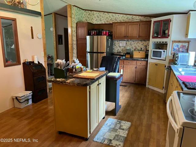 $189,000 | 251 Paradise Shores Road, Crescent City, FL 32112