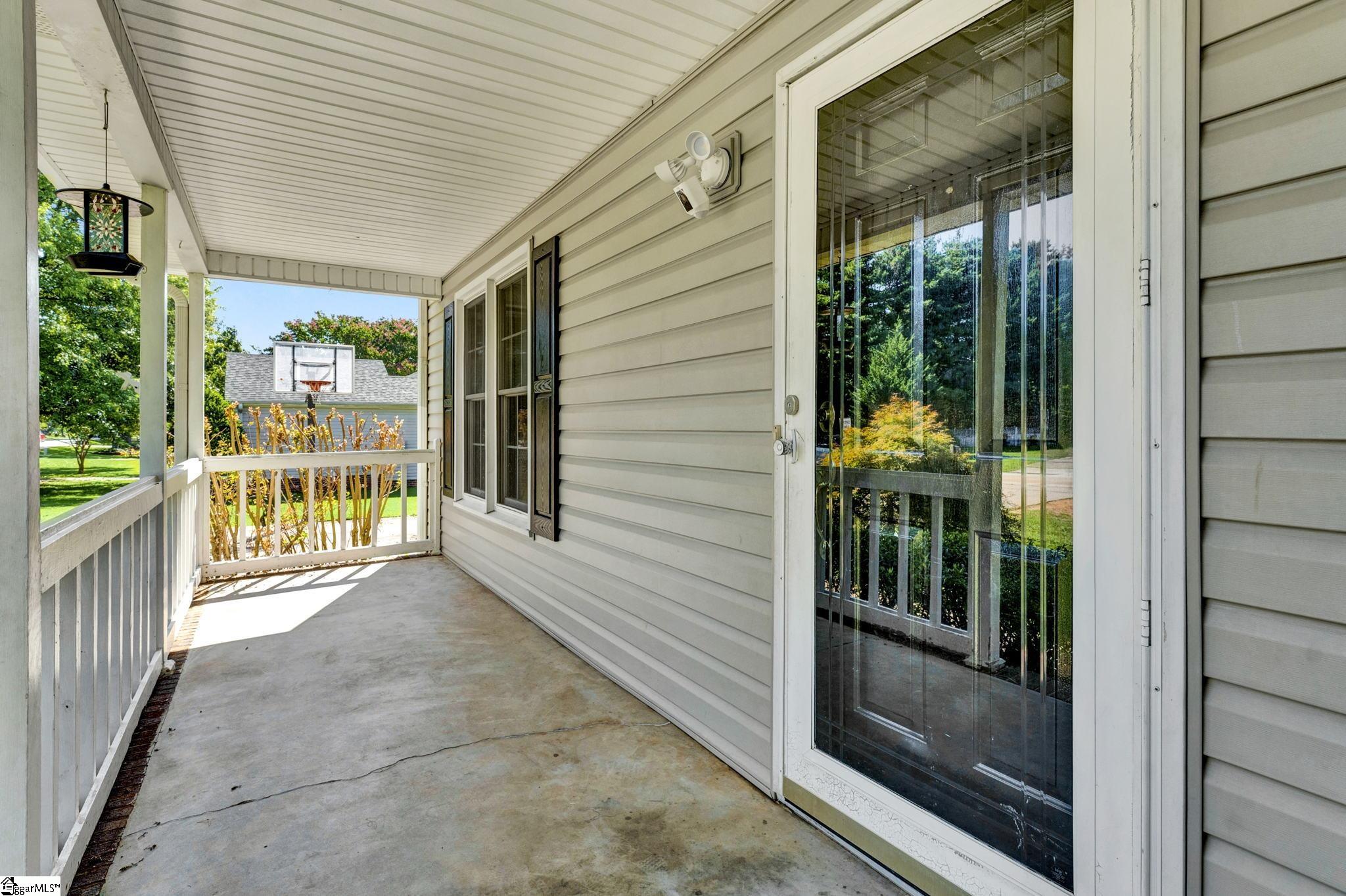 104 Brown Road Simpsonville, SC 29681 - Photo 4 of 32 Gallery Image 4