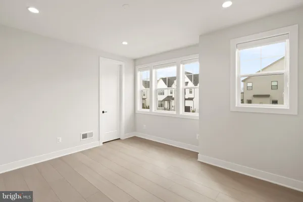 $8,890 | 857 North Manchester Street, Arlington, VA 22205