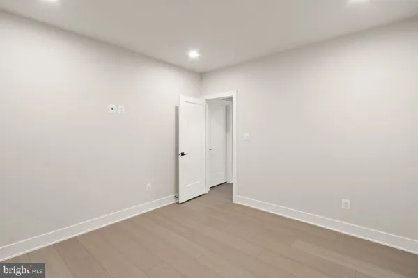 $8,890 | 857 North Manchester Street, Arlington, VA 22205