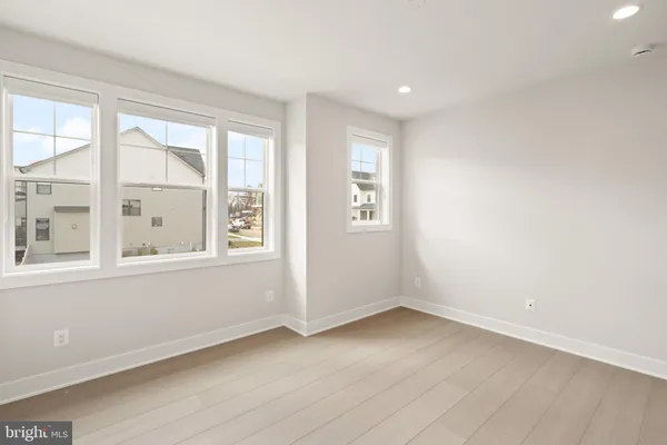 $8,890 | 857 North Manchester Street, Arlington, VA 22205