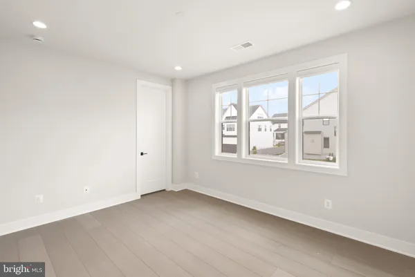 $8,890 | 857 North Manchester Street, Arlington, VA 22205