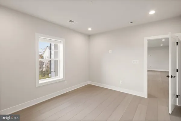 $8,890 | 857 North Manchester Street, Arlington, VA 22205