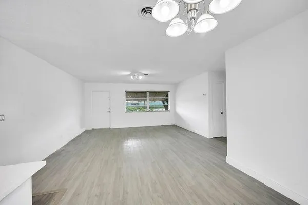 $3,000 | 1308 South Congress Avenue, Delray Beach, FL 33445