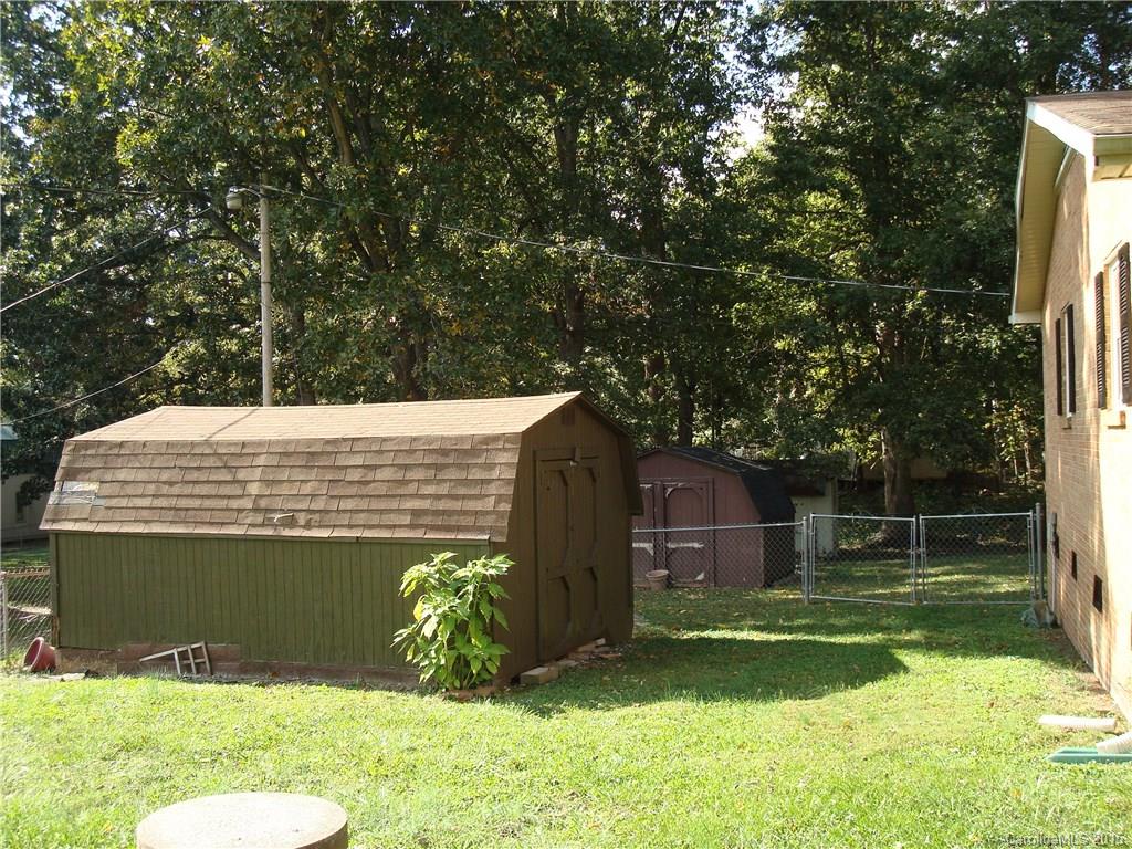 1411 Mayberry Road Dallas, NC 28034 - Photo 4 of 24 Gallery Image 4