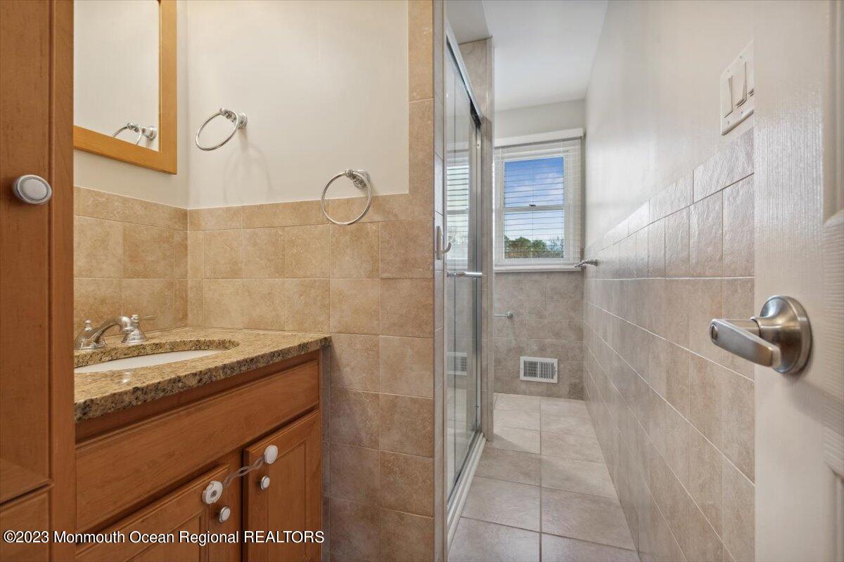 621 Peter Place Brick, NJ 08723 - Photo 20 of 41 20-621 Peter Place, Brick, NJ-20