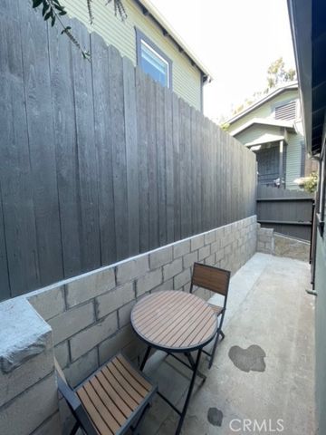 $2,200 | 2127 Glendale Boulevard, Silver Lake, CA 90039