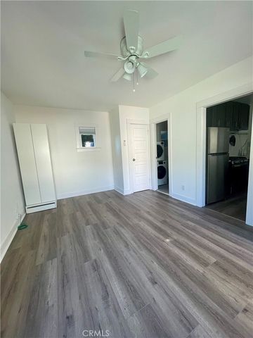 $2,200 | 2127 Glendale Boulevard, Silver Lake, CA 90039