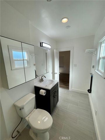 $2,200 | 2127 Glendale Boulevard, Silver Lake, CA 90039