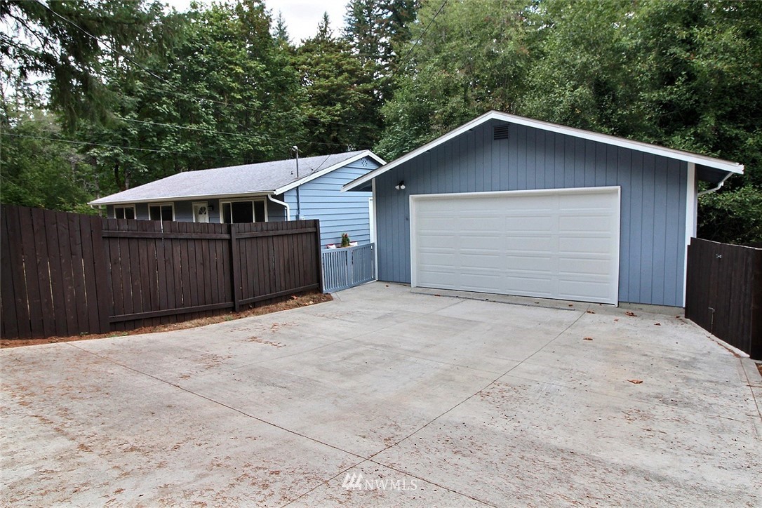17720 Southeast Petrovitsky Road Renton, WA 98058 - Photo 3 of 23