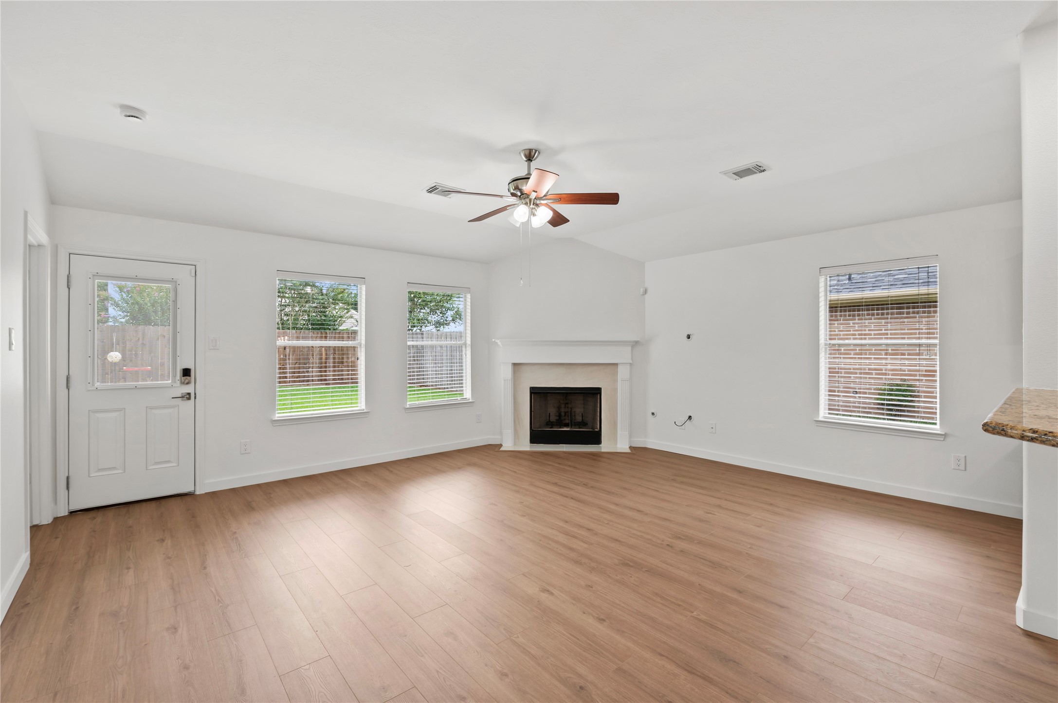 129 Rustic Colony Lane Dickinson, TX 77539 - Photo 15 of 33