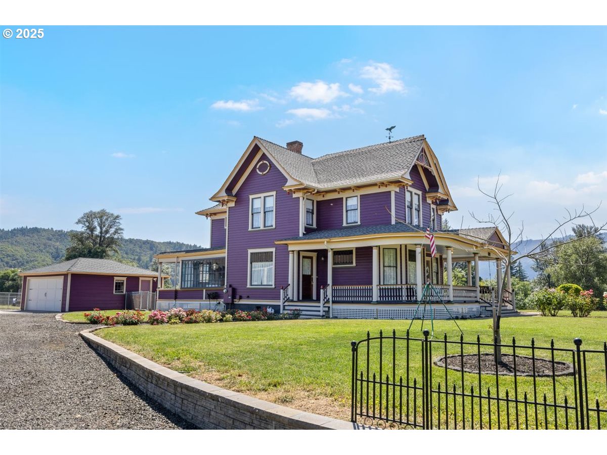 221 Main Street Riddle, OR 97469 - Photo 2 of 43 Exterior