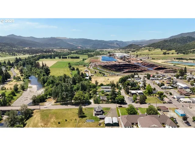 $510,000 | 221 Main Street, Riddle, OR 97469