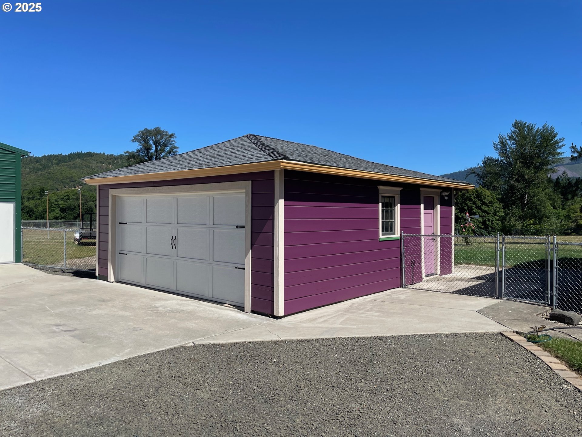 221 Main Street Riddle, OR 97469 - Photo 40 of 43 RV Garage