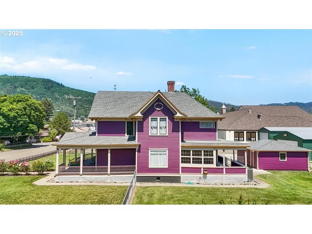 $510,000 | 221 Main Street, Riddle, OR 97469