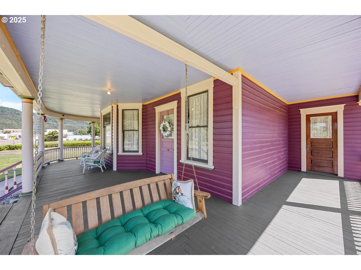 221 Main Street Riddle, OR 97469 - Photo 7 of 43 Exterior