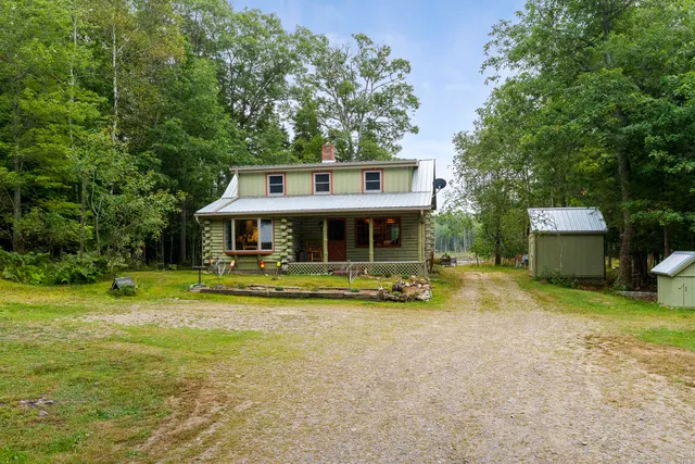 $599,000 | 27 Doggett Road, Westport Island, ME 04578