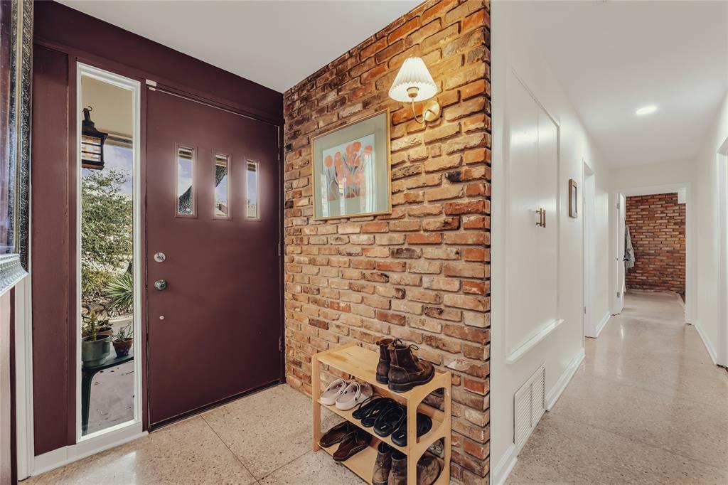 2112 Gregory Lane Waco, TX 76708 - Photo 9 of 40 Gallery Image 9