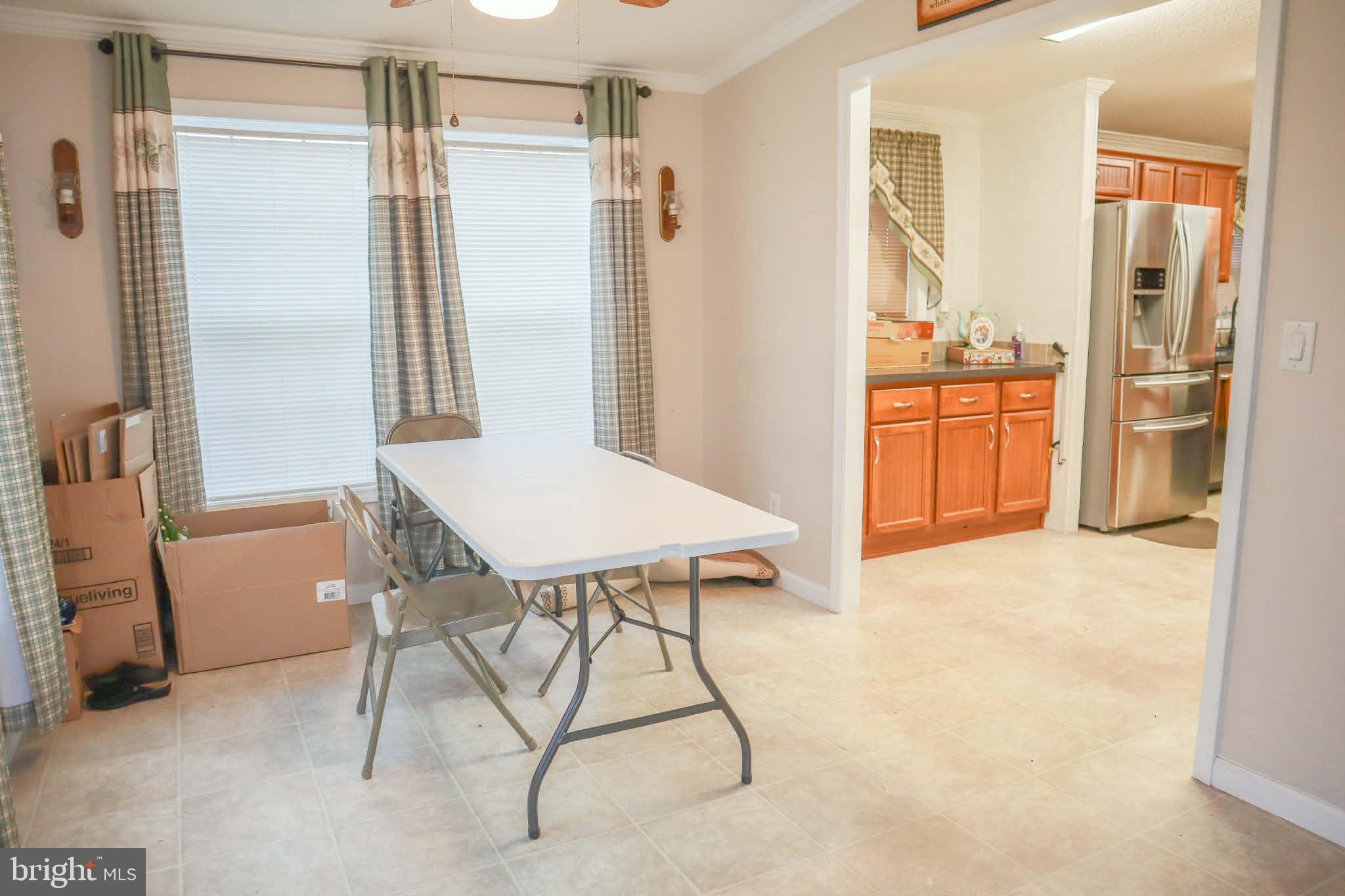 39 Queen Eleanor Drive Elkton, MD 21921 - Photo 5 of 11 a view of a livingroom with furniture and front door