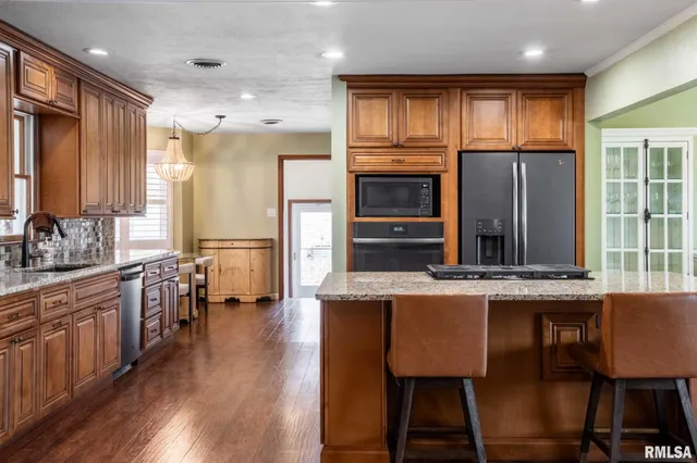 $359,900 | 202 Dinah Lane, Marion, IL 62959