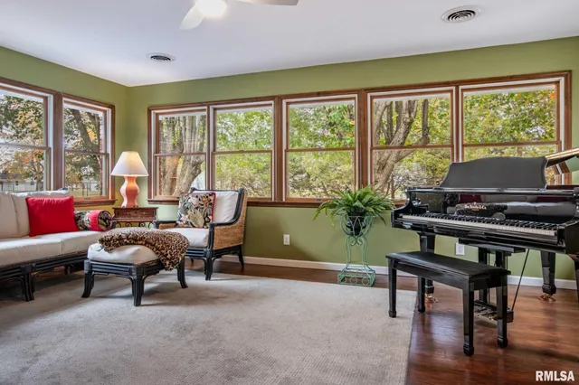 $359,900 | 202 Dinah Lane, Marion, IL 62959