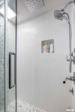 $359,900 | 202 Dinah Lane, Marion, IL 62959