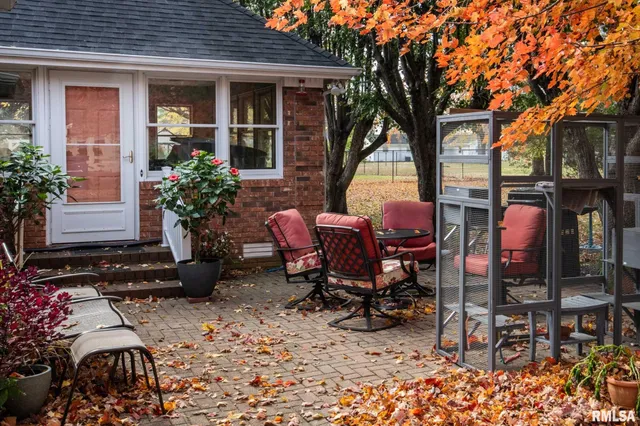 $359,900 | 202 Dinah Lane, Marion, IL 62959