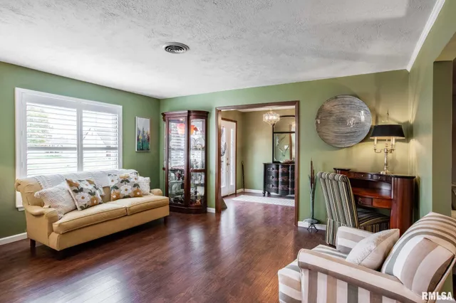 $359,900 | 202 Dinah Lane, Marion, IL 62959