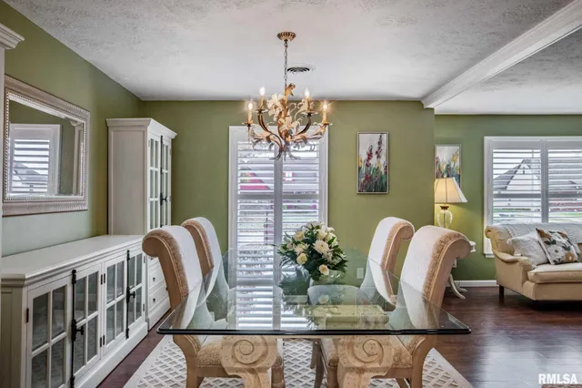 $359,900 | 202 Dinah Lane, Marion, IL 62959