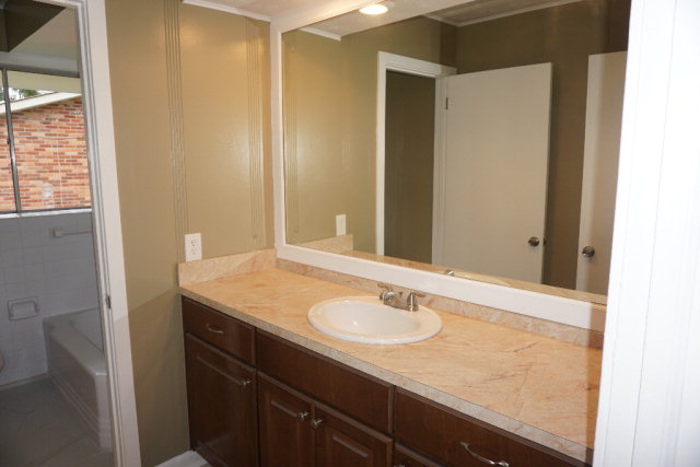 3319 Clairmont Road Columbus, GA 31906 - Photo 8 of 14 Hall Bath