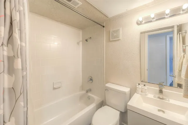 $145,000 | 445 Carolcrest Lane, Unit 323, Livingston, TX 77351