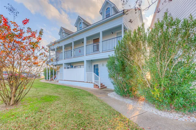 $145,000 | 445 Carolcrest Lane, Unit 323, Livingston, TX 77351