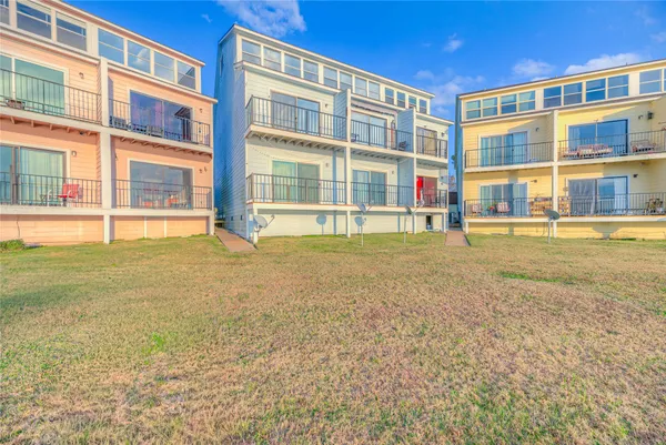 $145,000 | 445 Carolcrest Lane, Unit 323, Livingston, TX 77351