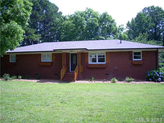 13317 Phillips Road Matthews, NC 28105 - Photo 12 of 16 Gallery Image 12