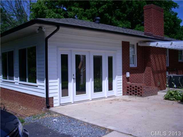 13317 Phillips Road Matthews, NC 28105 - Photo 7 of 16 Gallery Image 7