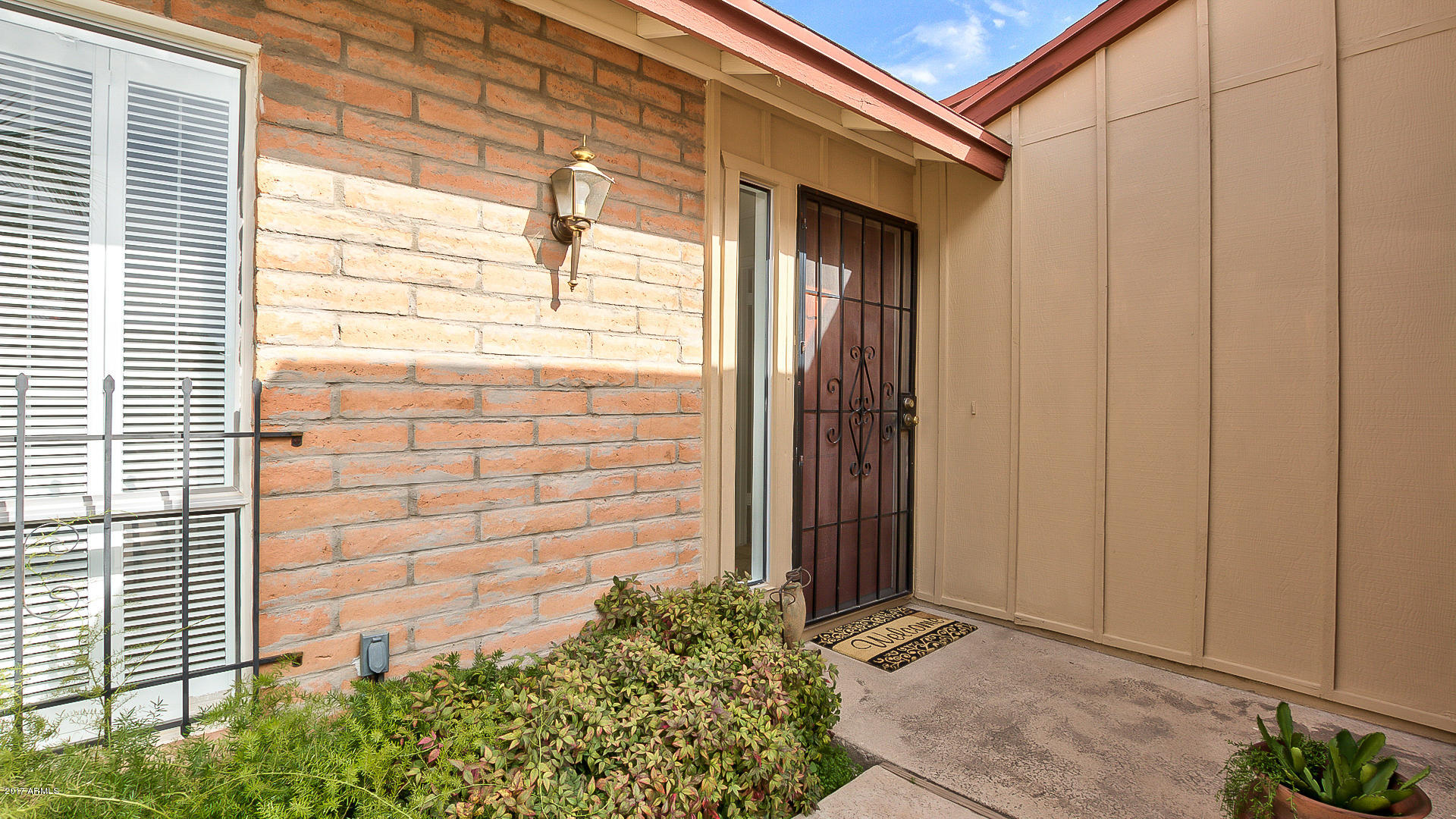 4038 West Griswold Road Phoenix, AZ 85051 - Photo 5 of 31 005_ENTRYWAY