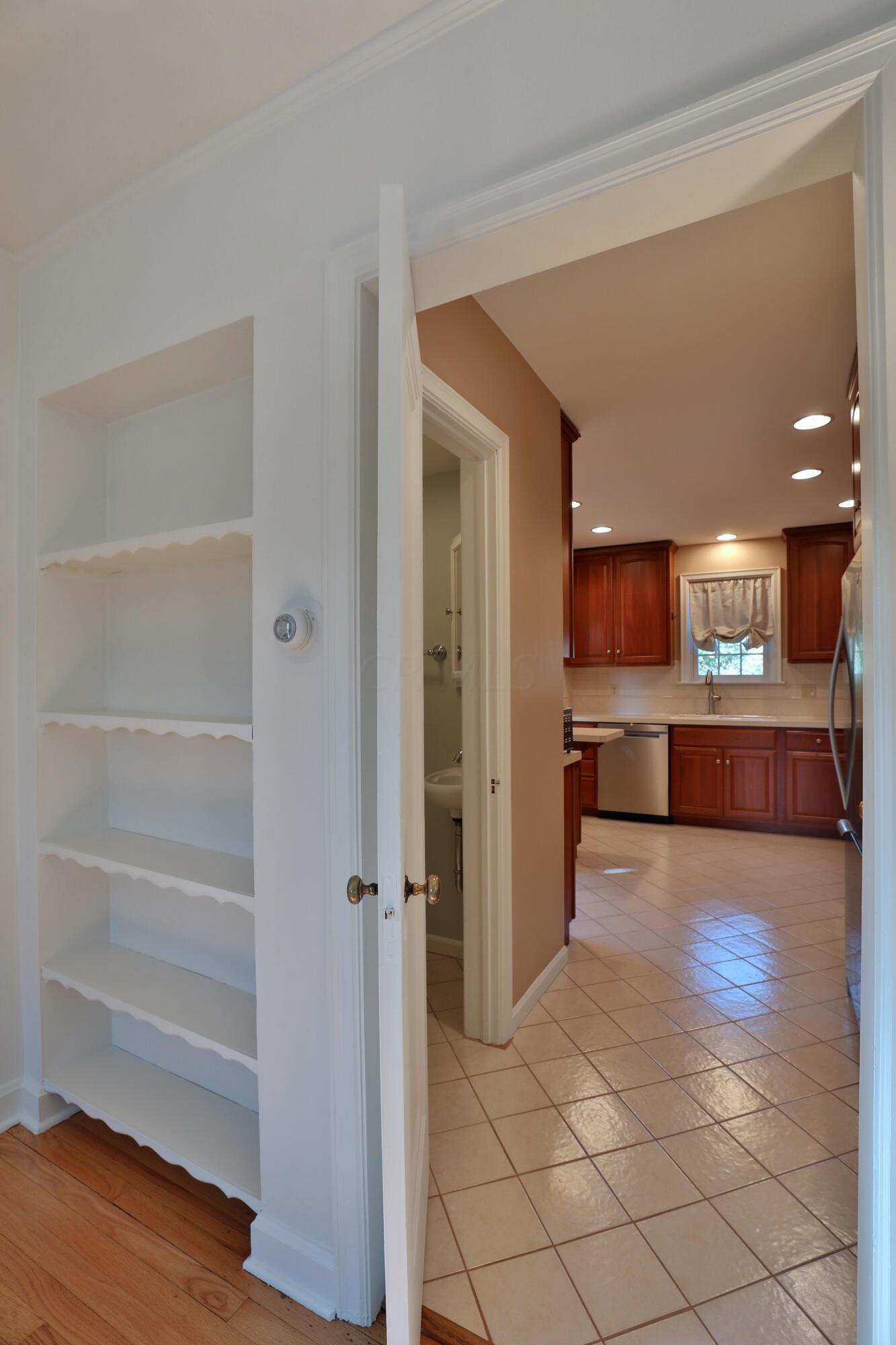 2241 Fishinger Road Columbus, OH 43221 - Photo 10 of 39 2241-Fishinger-10