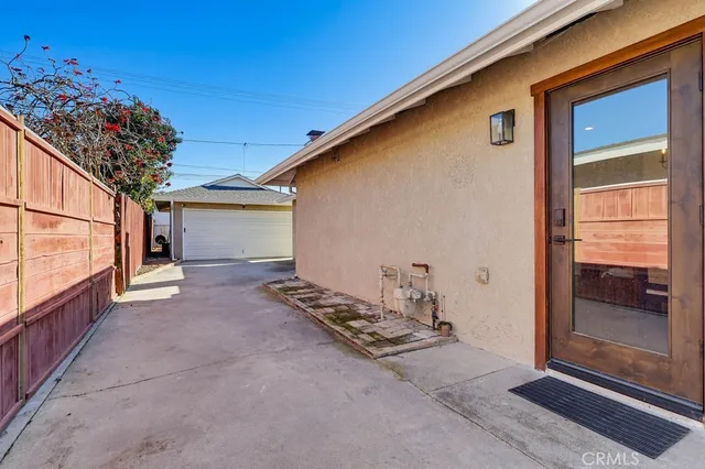 $1,279,000 | 3326 Hackett Avenue, Long Beach, CA 90808