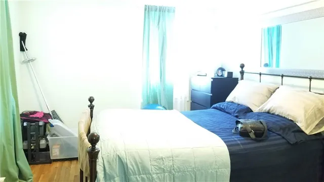 $144,000 | 1425 Thieriot Avenue, Unit 6N | Stratton Park