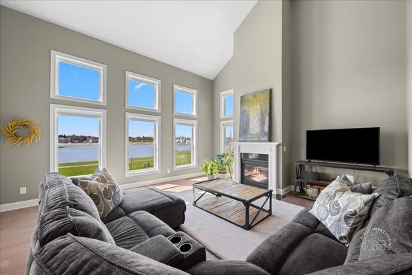 $1,050,000 | 39-w509 Norton Lake Drive, St. Charles, IL 60175