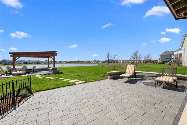 $1,050,000 | 39-w509 Norton Lake Drive, St. Charles, IL 60175