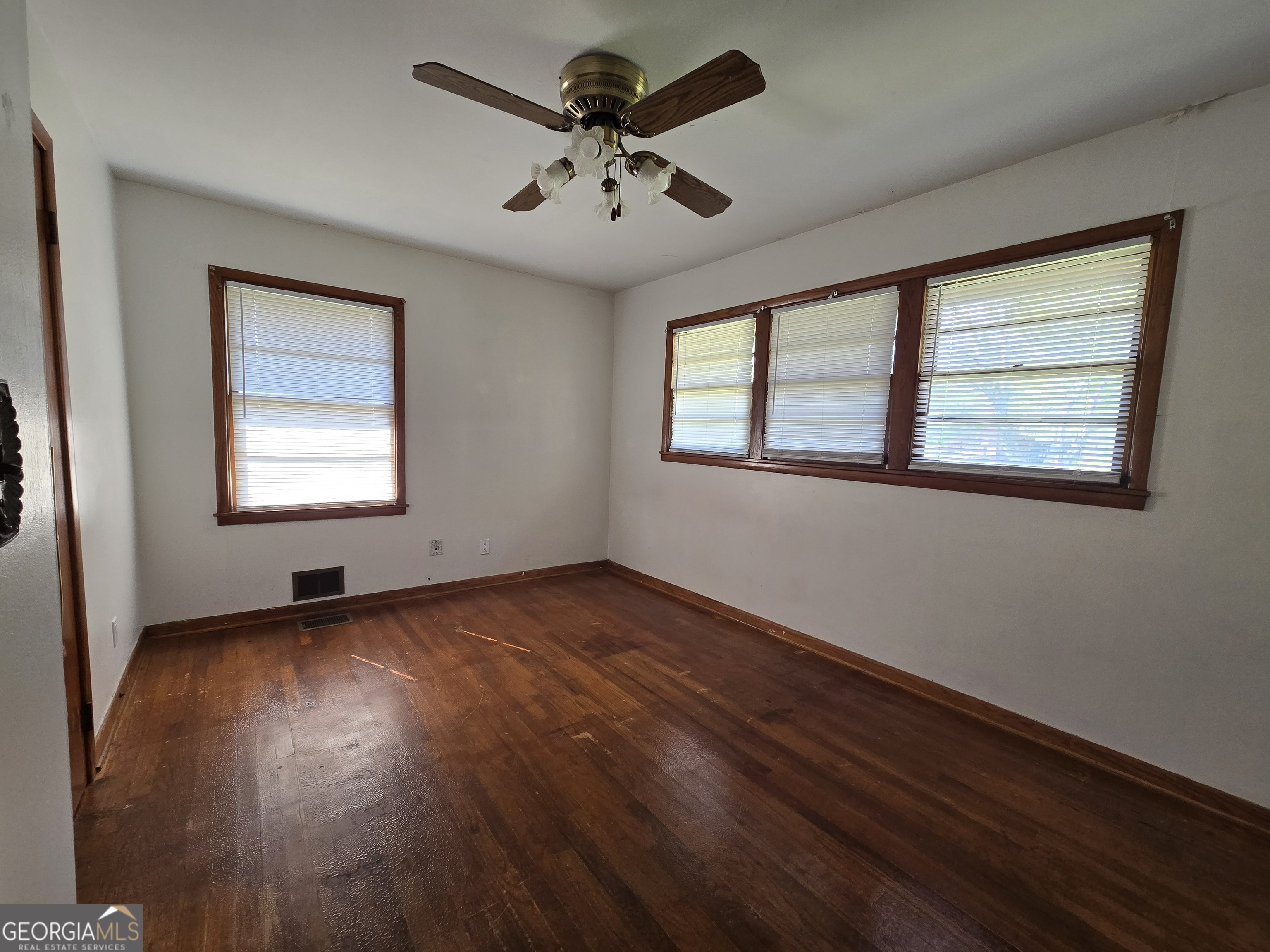 677 Shellnut Drive Forest Park, GA 30297 - Photo 10 of 18