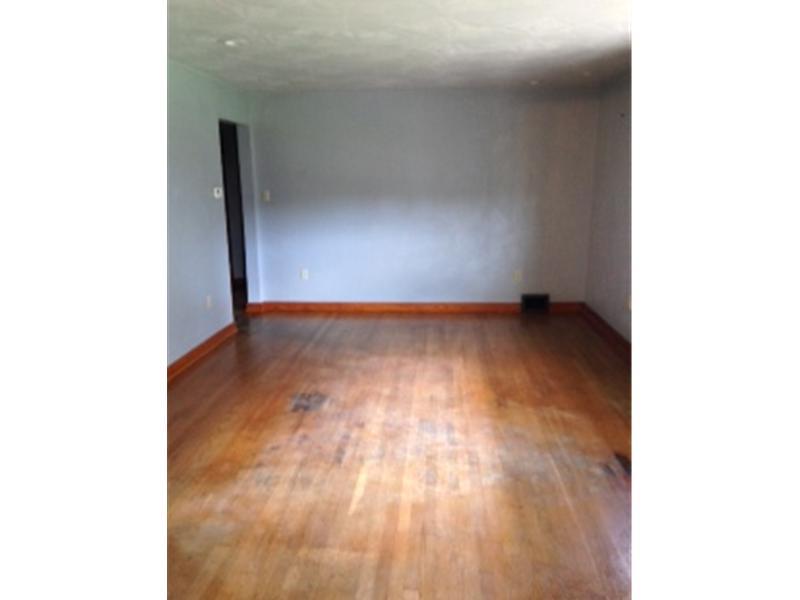 13164 State Rte 422 Kittanning, PA 16201 - Photo 11 of 15 Living Room.