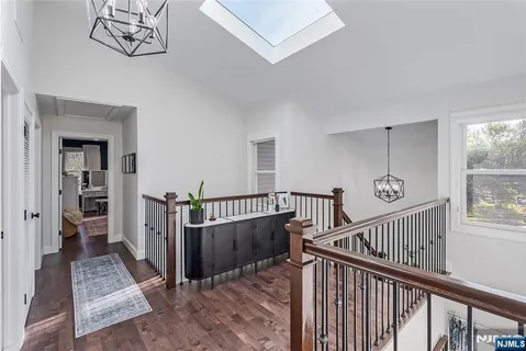 a view of entryway with livingroom