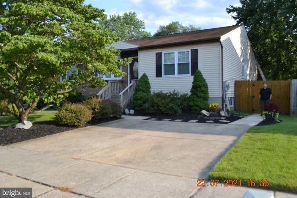 $2,000 | 837 Turf Valley Drive, Pasadena, MD 21122
