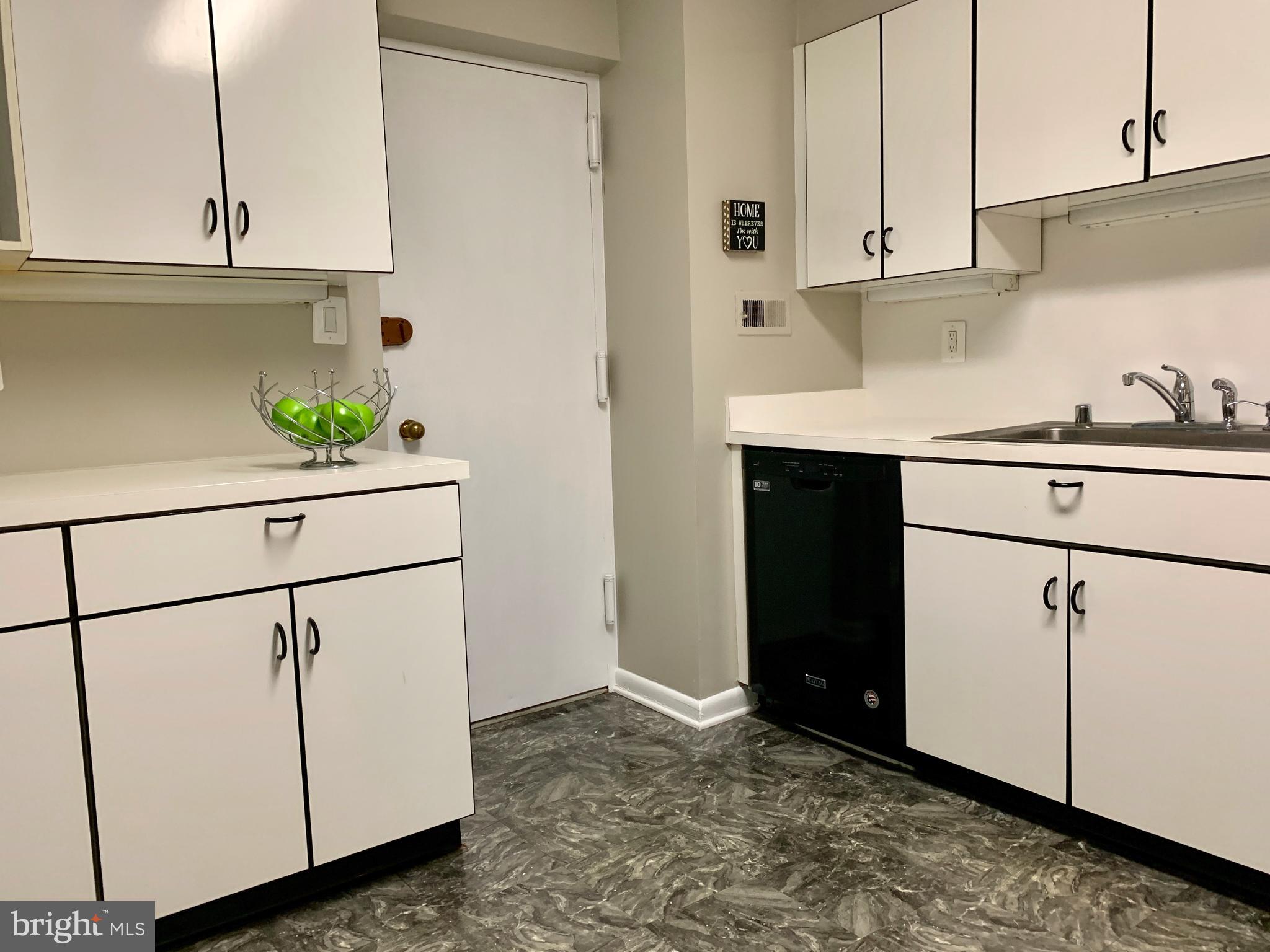 7 Slade Avenue, Unit 710 Baltimore, MD 21208 - Photo 13 of 36 What's for dinner tonight?