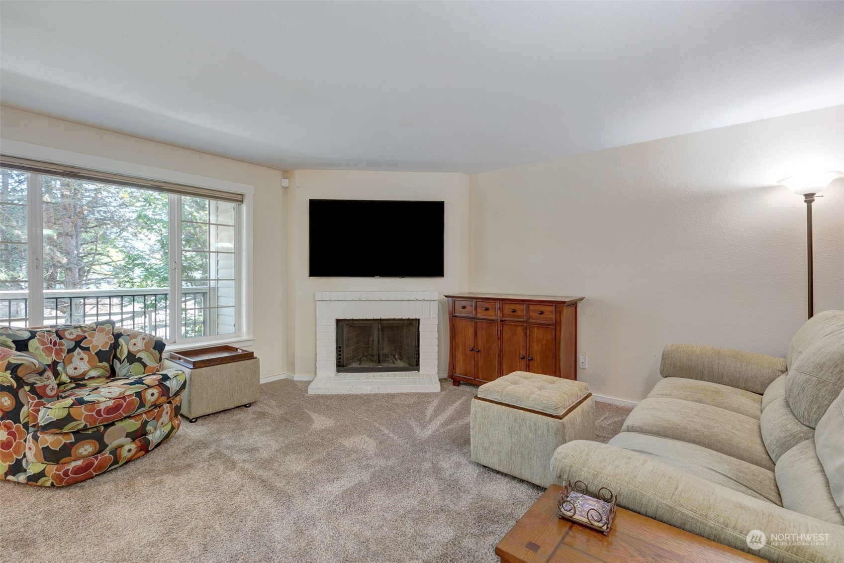 12404 East Gibson Road, Unit P201 Everett, WA 98204 - Photo 4 of 33 Gallery Image 4