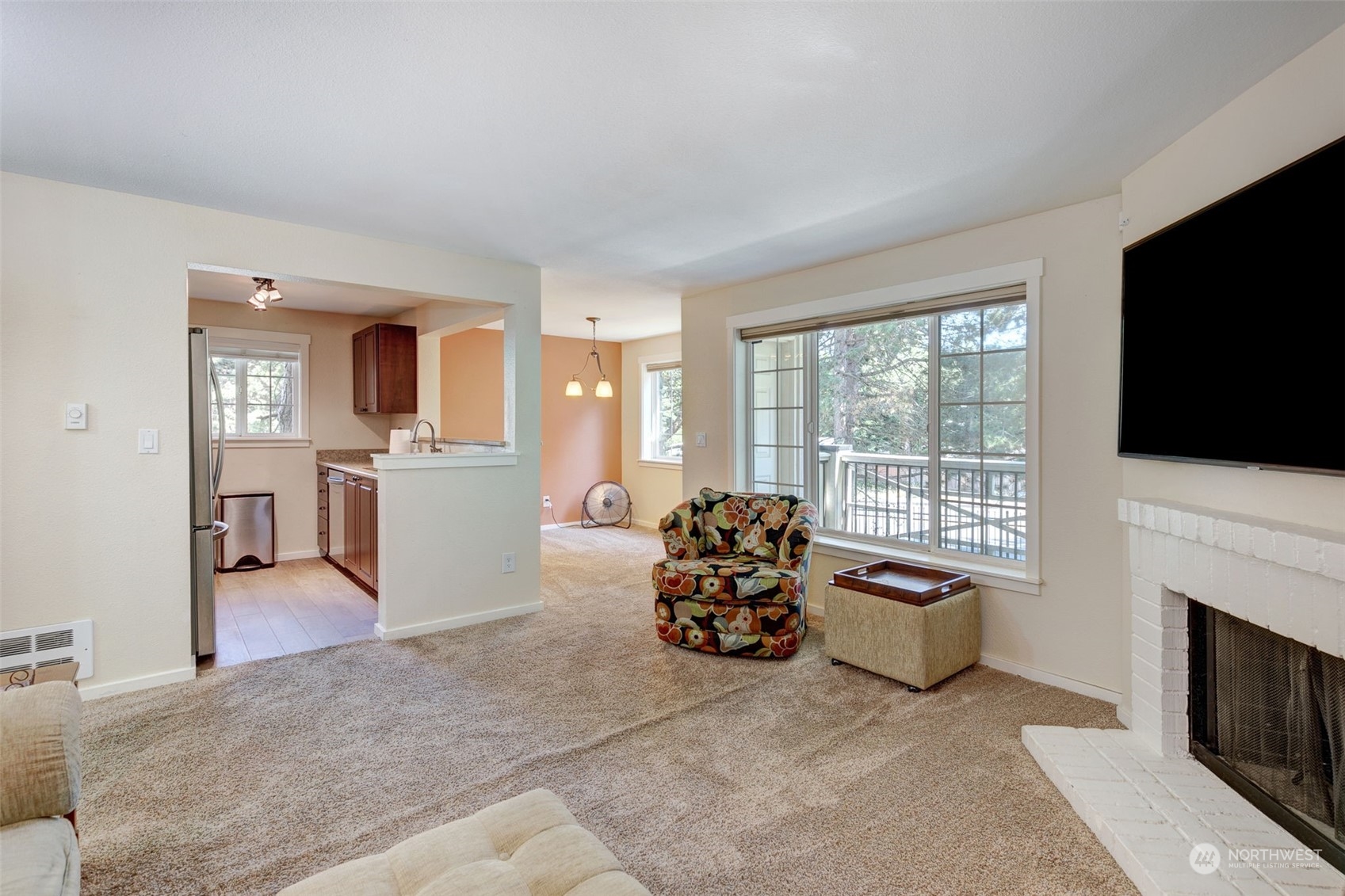 12404 East Gibson Road, Unit P201 Everett, WA 98204 - Photo 5 of 33 Gallery Image 5