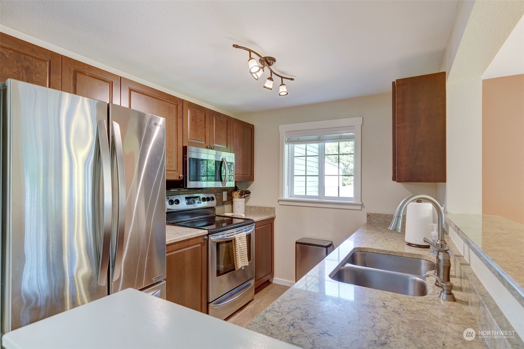 12404 East Gibson Road, Unit P201 Everett, WA 98204 - Photo 6 of 33 Gallery Image 6