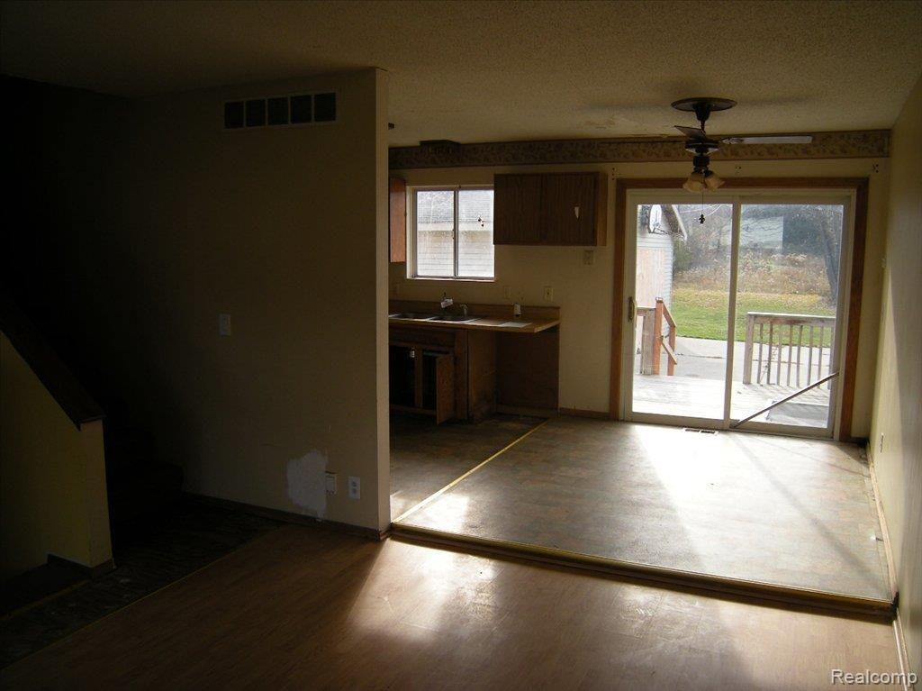 3063 Wanamaker Road Waterford, MI 48328 - Photo 5 of 12 DSCN0449 (2)